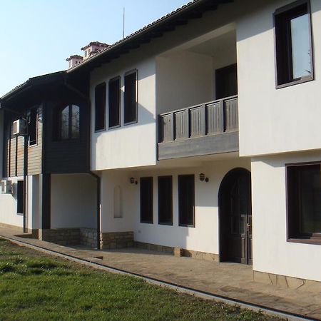 Family Hotel Elegance Arbanasi Exteriör bild