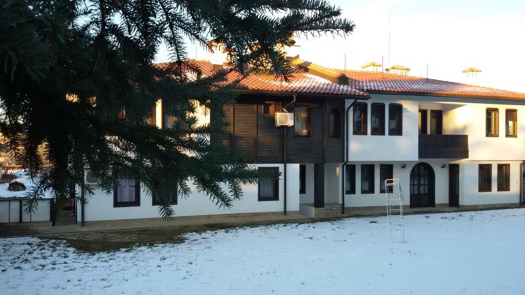 Family Hotel Elegance Arbanasi Exteriör bild