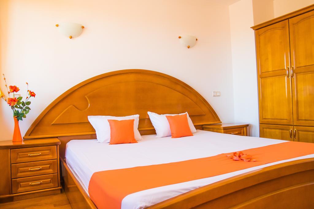 Family Hotel Elegance Arbanasi Rum bild