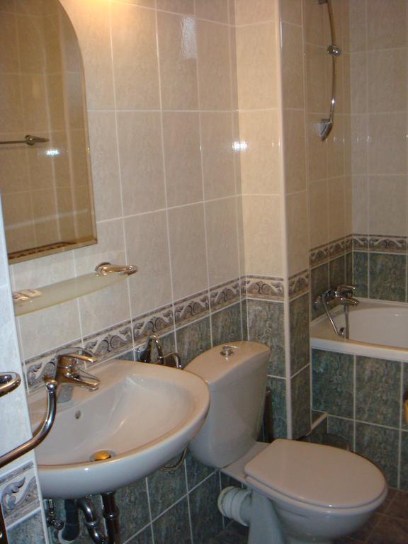 Family Hotel Elegance Arbanasi Rum bild