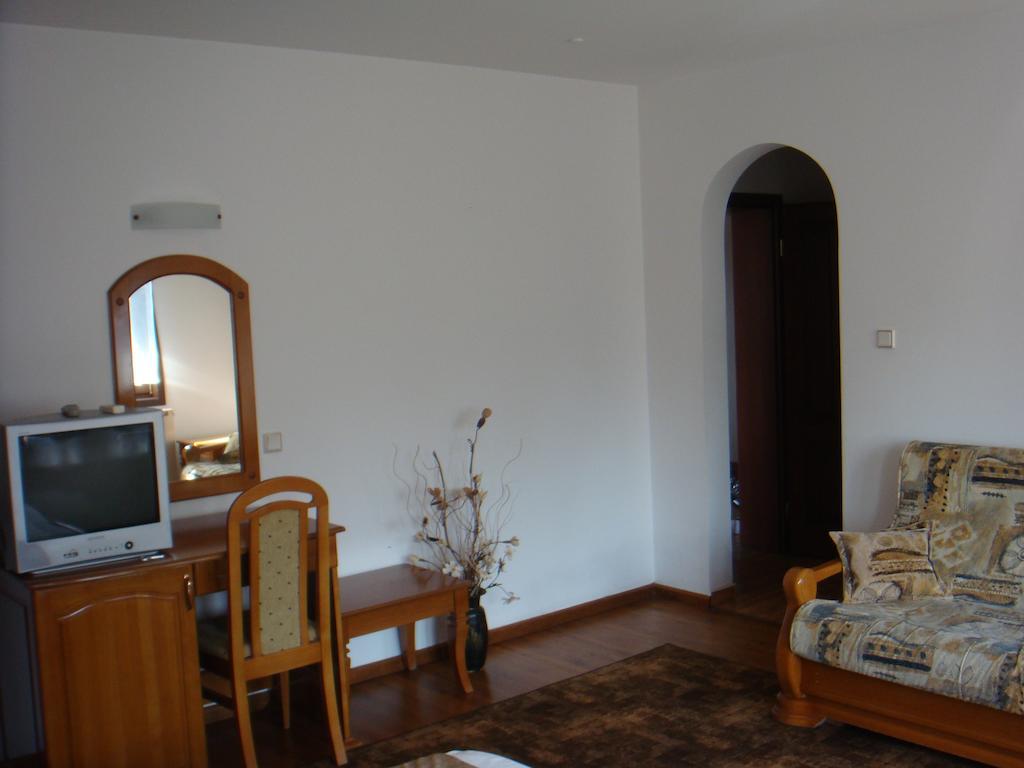 Family Hotel Elegance Arbanasi Rum bild